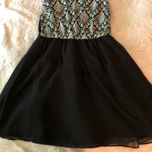 Black Formal Dress - Picture 4 of 4